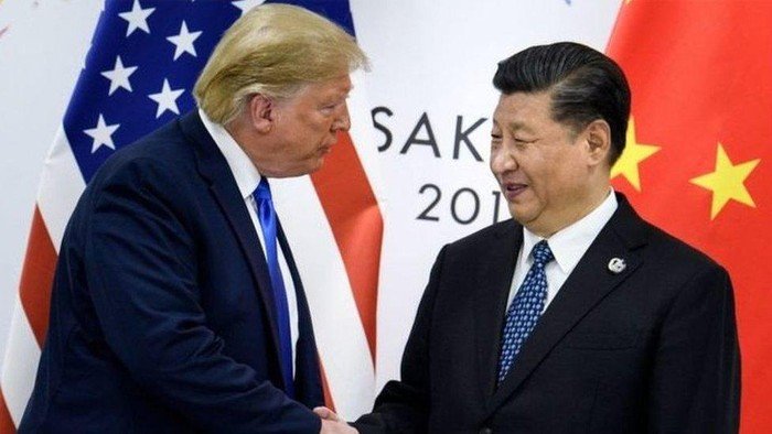 Trump dan Xi Jinping, Pertemuan Bandara: Apa yang Sebenarnya Dibalik Perang Dagang?