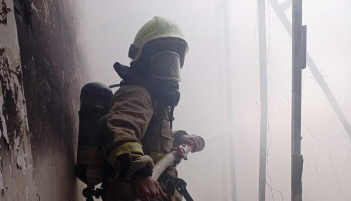 Kebakaran Mes Ruko Bakso di Jakpus Akibat Korslet, Kerugian Rp 200 Juta – Update 1