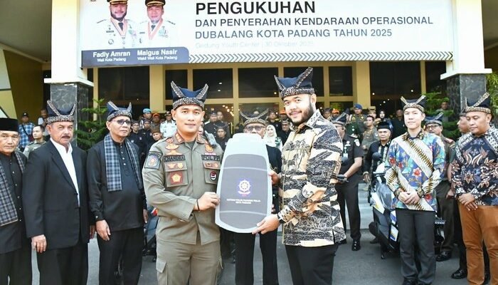 Perkuat Ketertiban Berbasis Adat, Walkot Padang Kukuhkan 208 Dubalang – Update 1