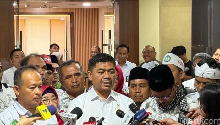 Guru Madrasah Desak Istana: “Angkat kami sebagai PPPK, atau kita mogok!”