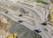 **Kinerja Amman Mineral Lagi Tak Aman, Rugi Tembus Rp 2,9 T: Analisis & Strategi Investasi**