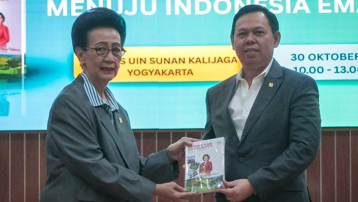 **Ketua DPD Puji Buku GKR Hemas sebagai Rekaman Dedikasi Tokoh Bangsa**