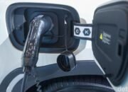 “Mobil Listrik Dinilai Belum Bisa Gantikan Mesin Konvensional: Apakah industri Otomotif Siap Menyongsong Era Tanpa Bensin?”