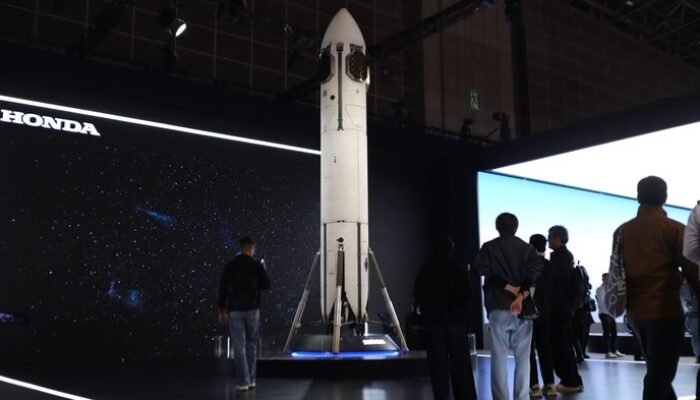 **Mobil-motor Udah Biasa, Honda Kini Pamer Punya Roket!**