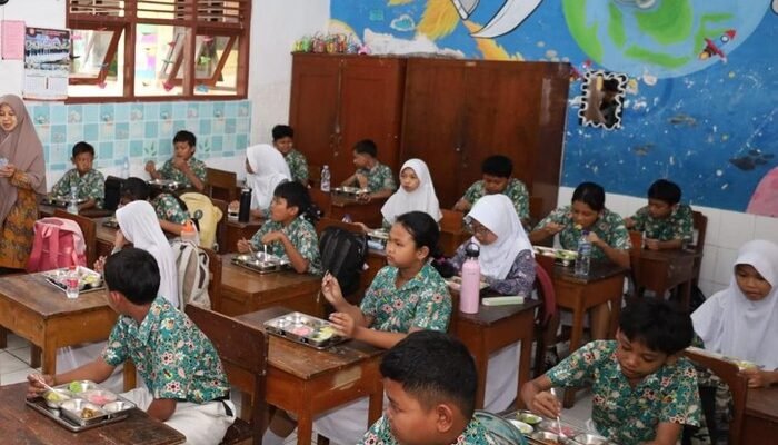 “Siswa MBG Jateng Ajak Prabowo Ke Resto Favorit, Ini Ceritanya!”