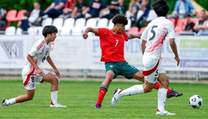 “Cristiano Ronaldo Jr. Debut di Timnas Portugal U-16: Apakah Ini Penerus Legenda atau Mimpi yang Tergaung?”