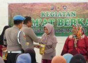 “Polres Rohul Sapa Warga Lewat ‘Jumat Curhat’, Salurkan Bansos dengan Aksi yang Menjelma”