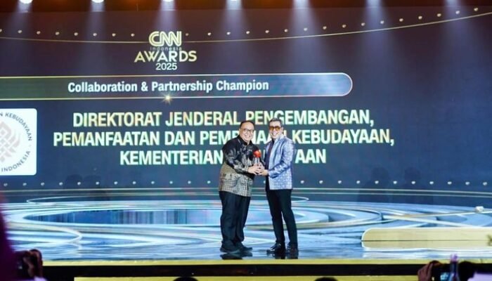 **Kemenbud Raih CNN Awards dengan Program Cetak Talenta Seni yang Konsisten**