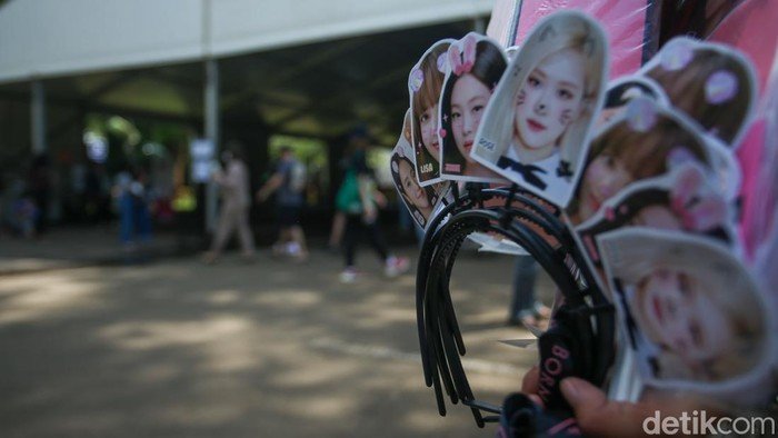 Ribuan Aparat Bersiaga, Konser BLACKPINK di GBK Hari Ini Jadi Fokus Perhatian Publik