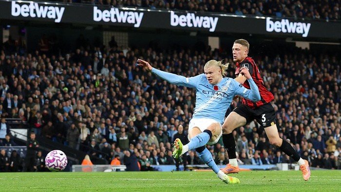 Brace Haaland Menyelamatkan Man City dari Kebakaran di Babak I!