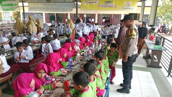 Menu Sehat MBG SPPG Polres Siak: Chicken Karage-Snack Bolu Kemojo - Update 1