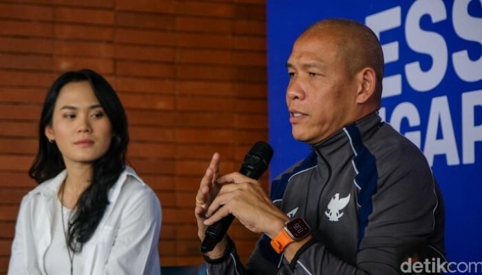 **Piala Dunia U-17 2025: Nova Arianto Beri Pesan ‘Enjoy’ kepada Timnas Indonesia U-17**