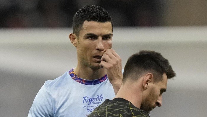 **Ronaldo vs Messi: CR7 Menyatakan Messi Tak Lebih Baik Daripada Dirinya!**