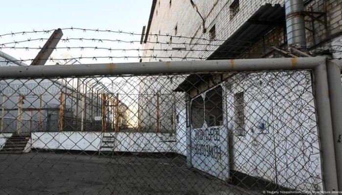 LSM Gencar Mengepul Bantuan untuk Tahanan Politik Rusia, Solidaritas Global Mencuat!