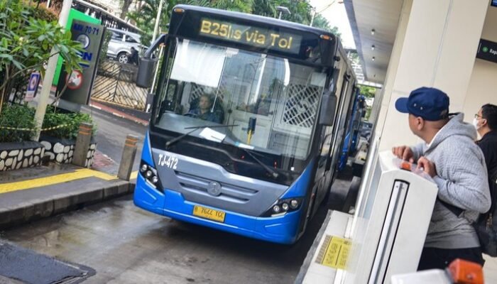 **Tarif Transjakarta Bakal Naik, Dirut Terangkan Alasan Wajar!**