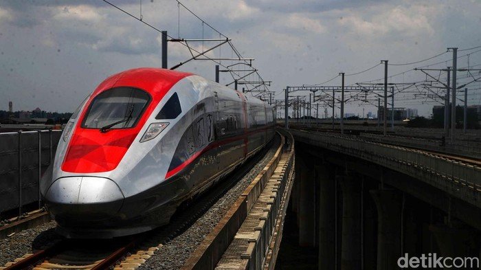 Prabowo Dorong Kereta Cepat ke Banyuwangi, KCIC Gelorakan Dukungan