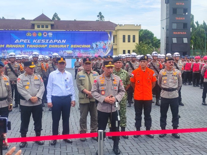 [Cek Sarpras, Kapolri Pastikan Kesiapan Hadapi Bencana]