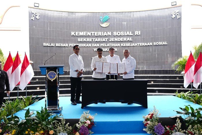 **Kemensos dan Kemenhub Kolaborasi Hadirkan 28 Bus Sekolah Rakyat, Solusi Transportasi bagi Generasi Muda**