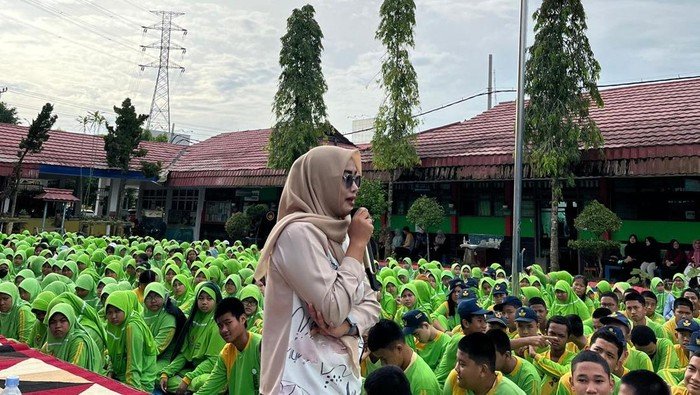 Bripka Rissa, 'Bunda Polisi' yang Menyelamatkan Generasi dari Pelecehan