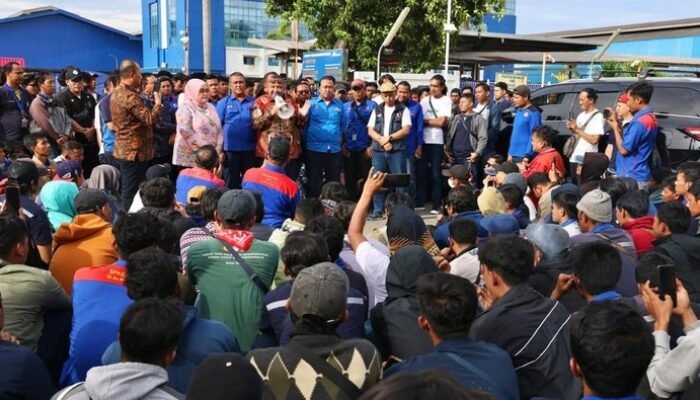 PHK Michelin Disebut Batal, 285 Buruh Siap Kembali Kerja Mulai Senin!