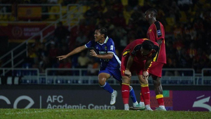 **Ini Penyebab Persib Telat Panas Lawan Selangor FC: Adaptasi Cuaca Jadi Kunci**