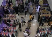 “Seperti Ini Nasib Pedagang Pasar Senen Usai Larangan Thrifting: Keuntungan Turun Drastis!”