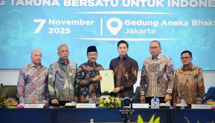 Gus Ipul Serahkan Kepmen Pengukuhan PNKT ke Budisatrio Djiwandono: Langkah Strategis atau Konspirasi?