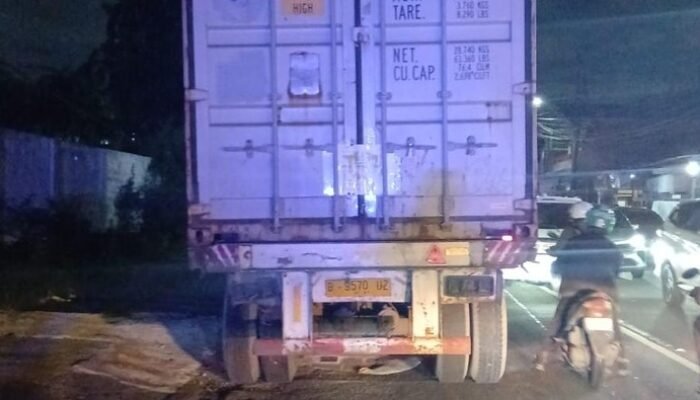 Tragedi Mengerikan: Bocah 3 Tahun Tewas Terlindas Truk di Tangsel, Petaka Nyeberang Jalan Tanpa Pengawasan