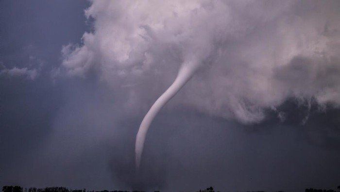 5 Orang Tewas dan 130 Luka Akibat Tornado Menerjang Rio Bonito do Iguacu, Brasil