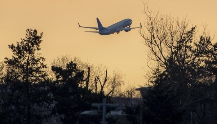 1.400 Penerbangan Dibatalkan di AS: Krisis Anggaran Nyatakan Perang terhadap Ekonomi Lokal