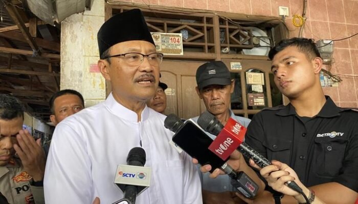 **Mensos Melayat ke Rumah Hansip Ditembak Curanmor: Almarhum Contoh Pahlawan**