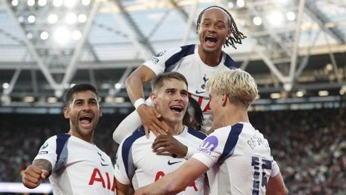 MU Tak Terkalahkan! Amorim Bersorak, Frank Kecewa di Menit Akhir