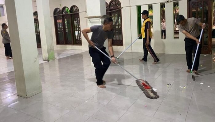 Polisi Hadapi Tantangan Besar, Bersihkan dan Rekonstruksi Masjid SMAN 72 Setelah Tragedi Ledakan