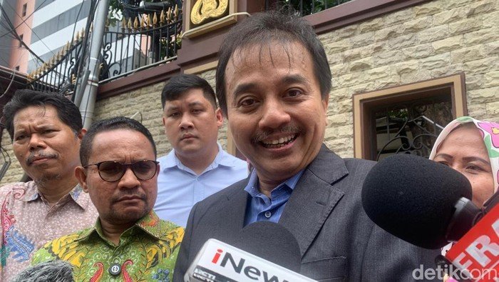 Roy Suryo Cs Diperiksa Perdana Sebagai Tersangka Kamis Pekan Ini - Update 1