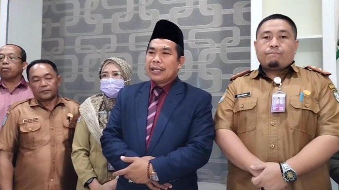 ASN Bengkulu Terancam Hukuman Setelah Viral Injak Al-Qur'an