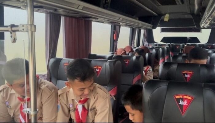 [Bus Sekolah Gratis Brimob Polda Metro Jadi Kebanggaan Warga Tangsel]