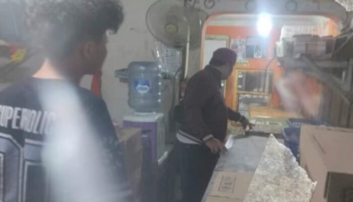 Eks Karyawan Toko di Jakut Diduga Curi Daging Beku, Polisi Cek TKP!