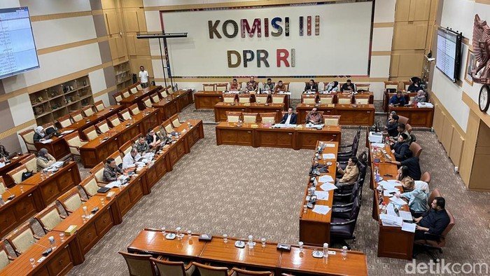 RUU KUHAP Dukung Hakim, Panja Sepakat Atur Pengamatan Sebagai Bukti