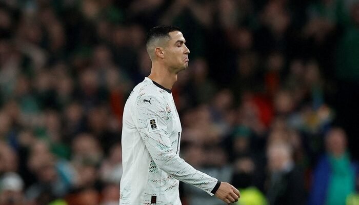 Media Portugal Geram, Ronaldo Dikirimi Kartu Merah Pertama dalam Karier Internasional