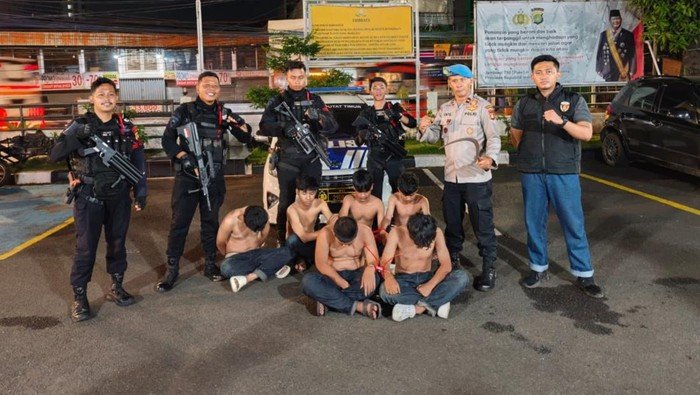 Brimob PMJ Gagalkan Tawuran 6 Pemuda di Ciputat Timur, Celurit Ditemukan