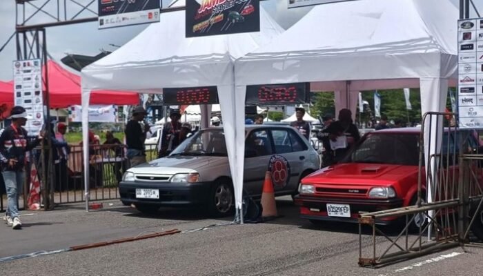 Toyota Starlet Menolak Tua, Geber Drag di Bandara!