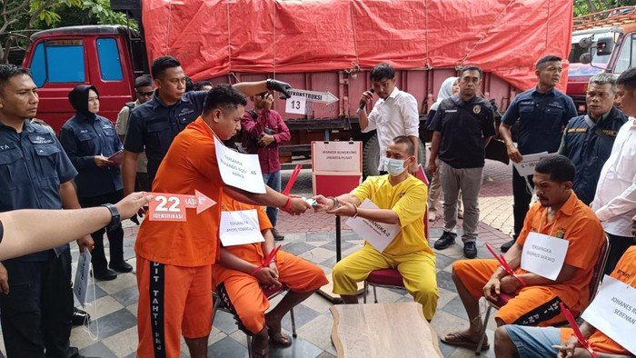 Terungkap di Reka Ulang, Aksi Lakban Eksekutor Ancam Kacab Bank!