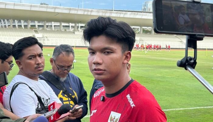 **”Evaluasi Timnas U-22 jelang Pertandingan Kedua vs Mali: Kadek Arel Fokus pada Komunikasi dan Finishing”**