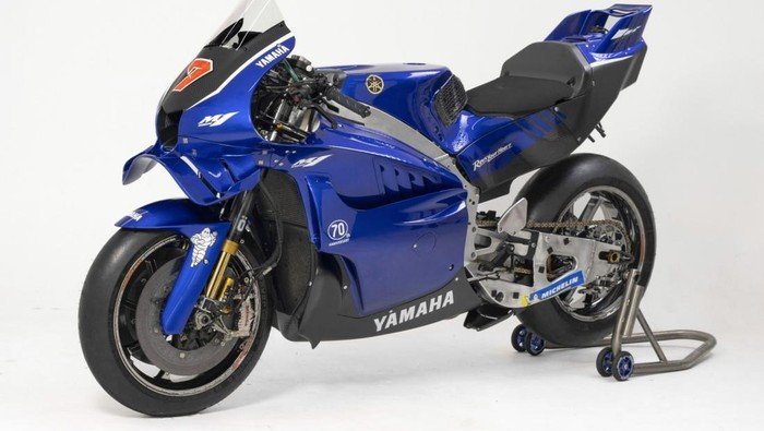 M1 V4, Rins Beri Peringatan kepada Pebalap Yamaha!