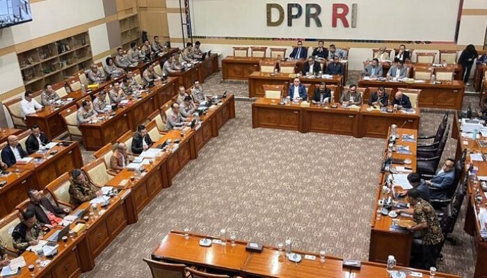 Reformasi Hukum Terancam? Komisi III DPR & Polri-Kejaksaan-MA Gelar Pertemuan P penting!