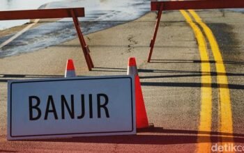 Titik Banjir di Jakarta Bertambah Jadi 30 RT, Tinggi Air Capai 90 Cm – Update 3