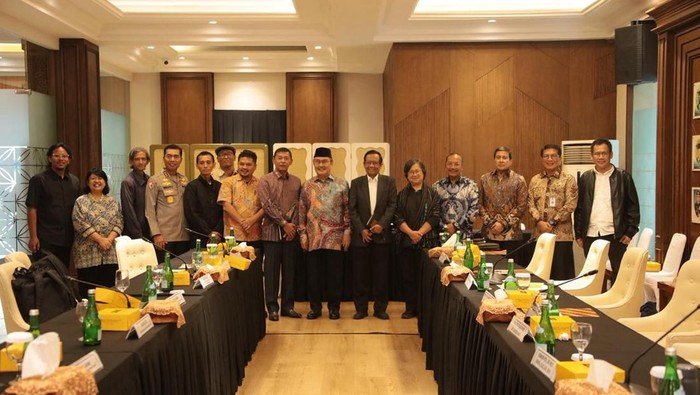 **Komitmen Polri Dukung Aspirasi Masyarakat, Komisi Reformasi Serap Masukan Organisasi Sipil**