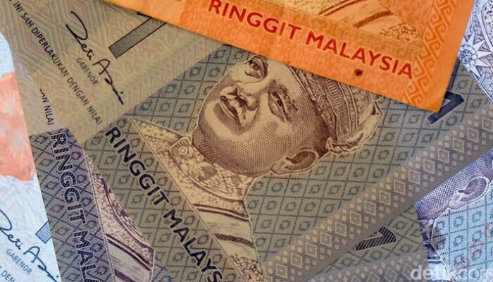 **Ringgit Melonjak 9% Lawan Dolar AS, Menjadi Juara Mata Uang Asia!**