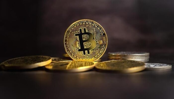 **Harga Bitcoin Plung 4,44%, Memicu Koreksi Luas di Pasar Kripto!**