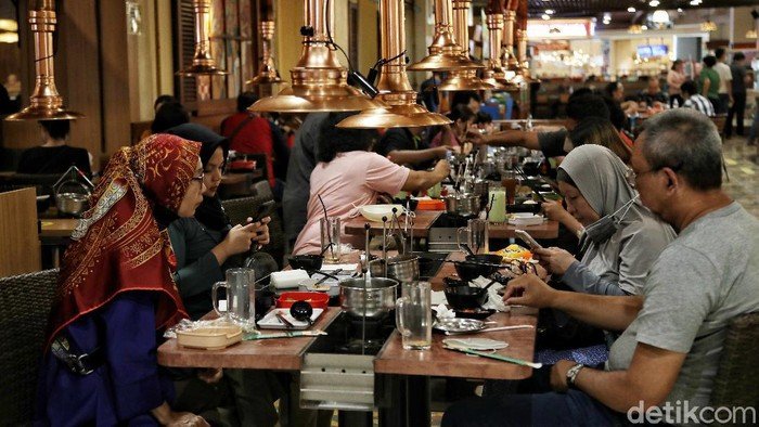 [Diskon 80% di Mal Jakarta, Restoran Penuh di Akhir Tahun!]